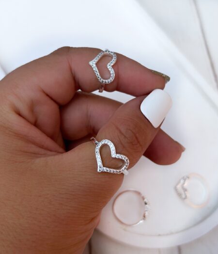 ANIP000467 ANILLO CORAZON CALADO CON CIRCONIA