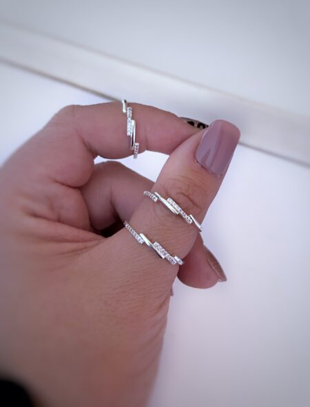 ANIP000512 ANILLO CIRCONIA RAYOS